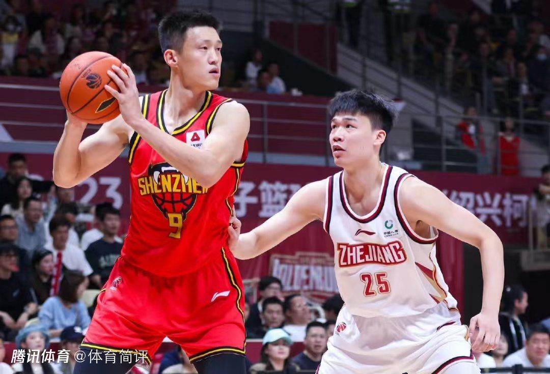 本赛季，基维奥尔代表阿森纳出战了13场比赛，最近的4场比赛他有2次首发出战。